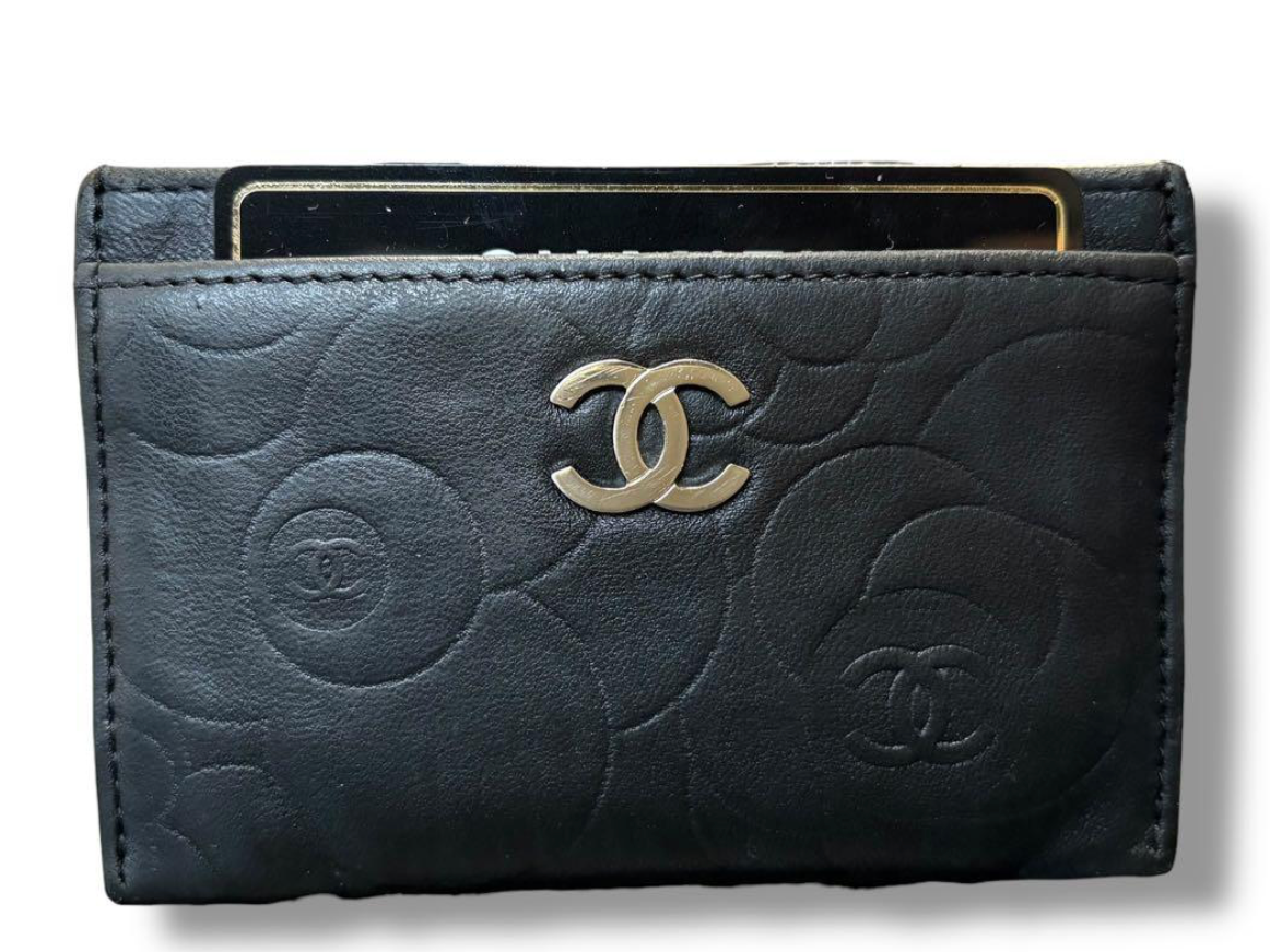 Porte-Cartes Chanel Camélia Noir – CC Logo Card Holder