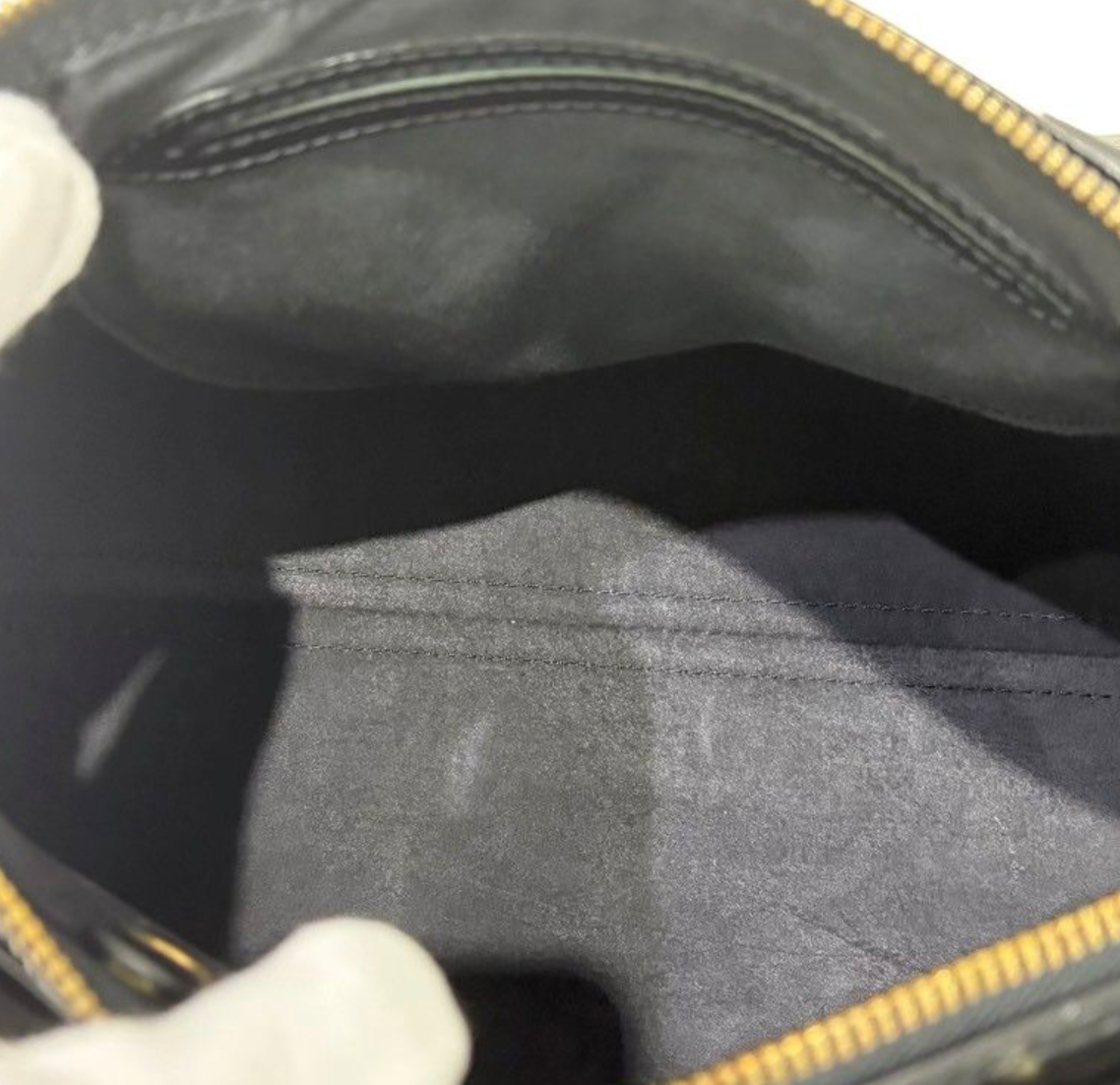 Louis Vuitton Speedy 30 en cuir Épi noir,
