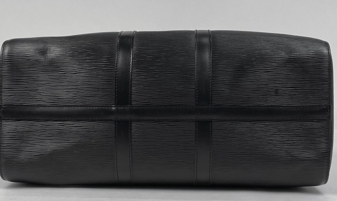 Louis Vuitton Keepall 45 en cuir Épi noir