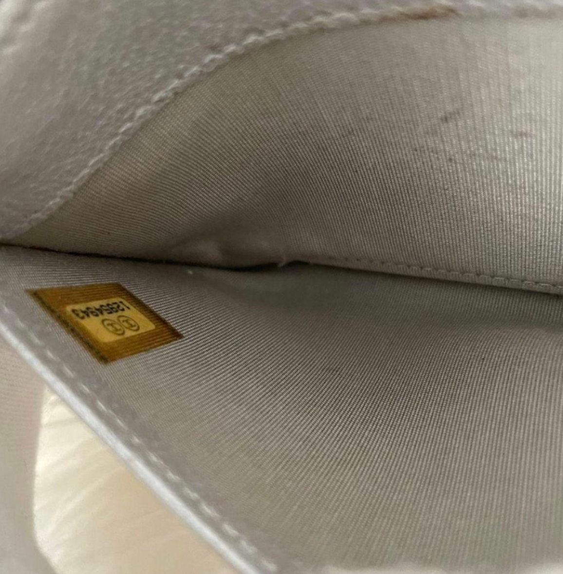 Portefeuille Chanel Coco Camélia Argent – CC Logo avec Carte d’Authenticité