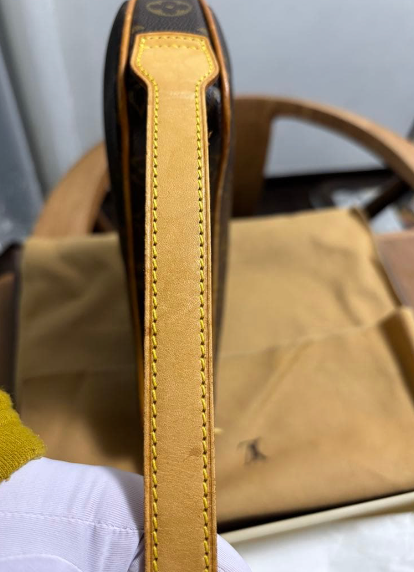 Sac Louis Vuitton Pochette Croissant PM