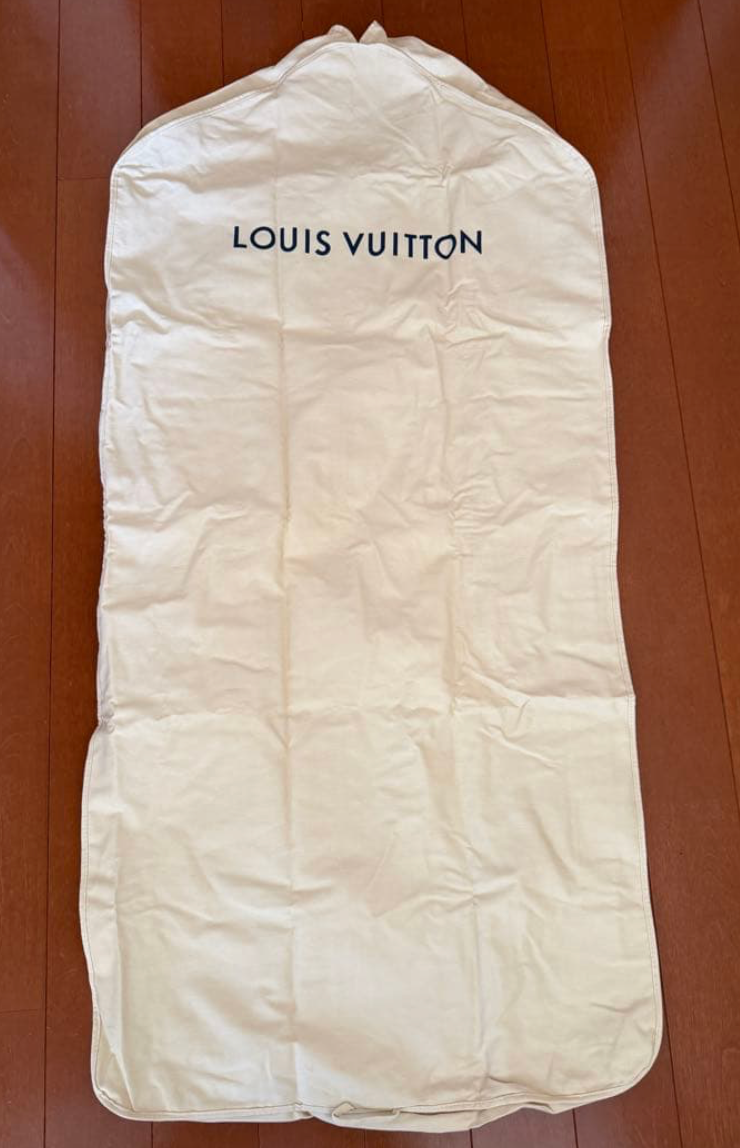 Protège costume louis vuitton