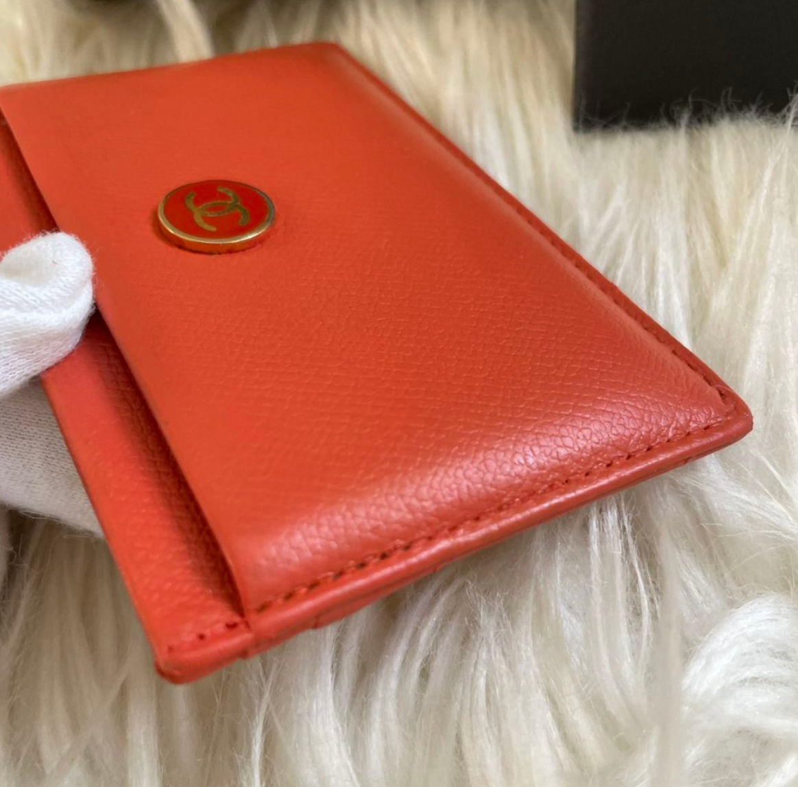 Chanel Card Holder Coco Button Orange – Porte-cartes en cuir