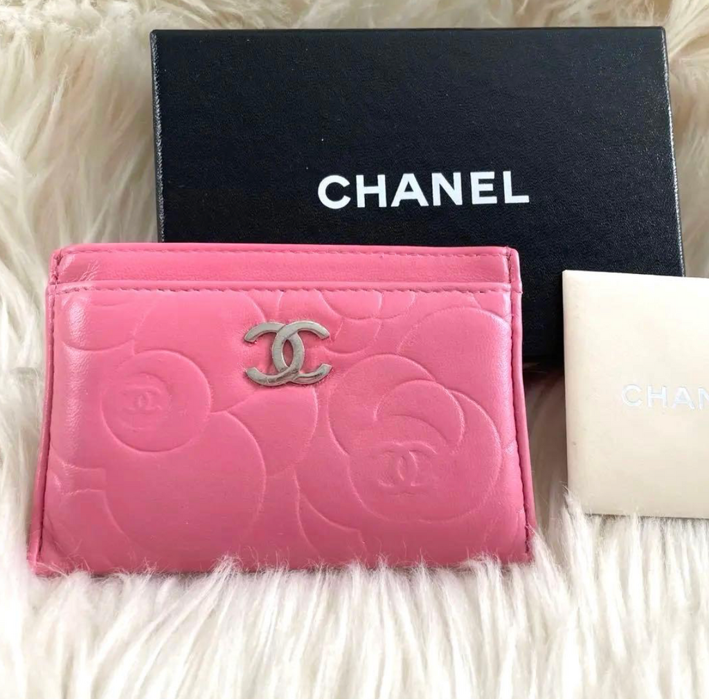 Chanel – Porte-cartes / portefeuille – Camélia – Rose – Coco Mark