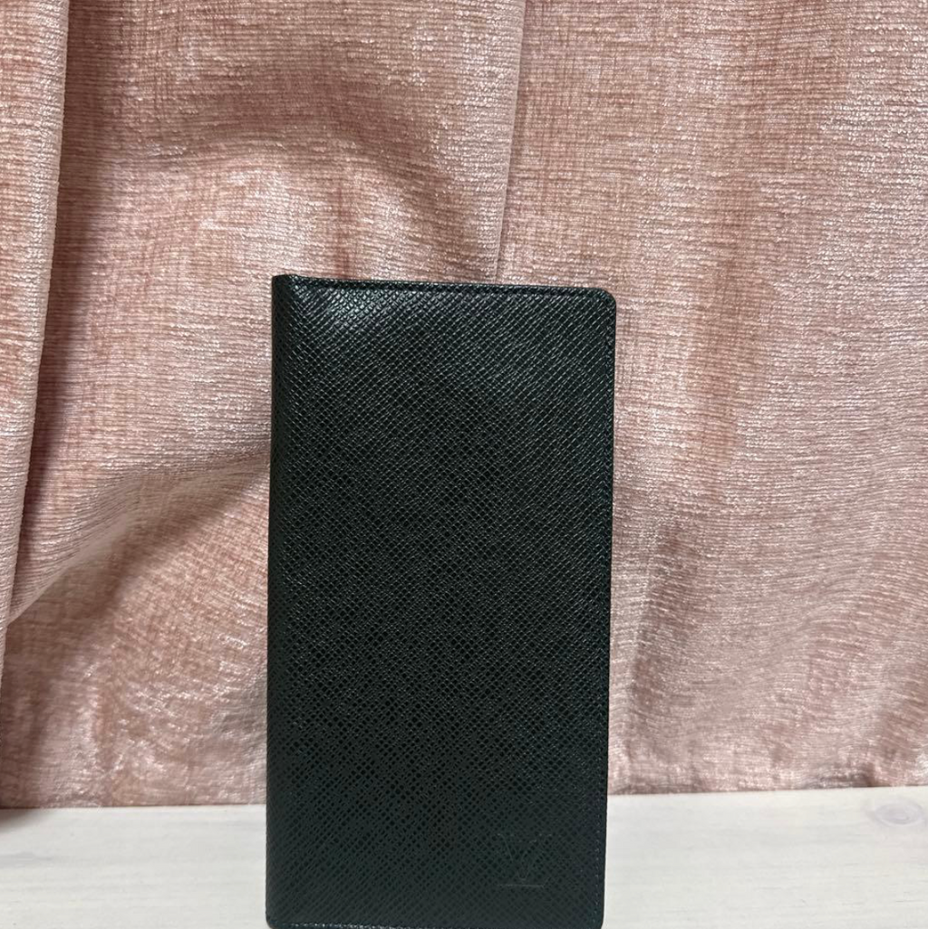Portefeuille Louis Vuitton Vert – Cuir Taiga