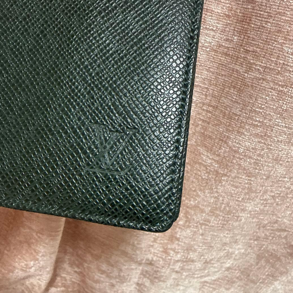 Portefeuille Louis Vuitton Vert – Cuir Taiga