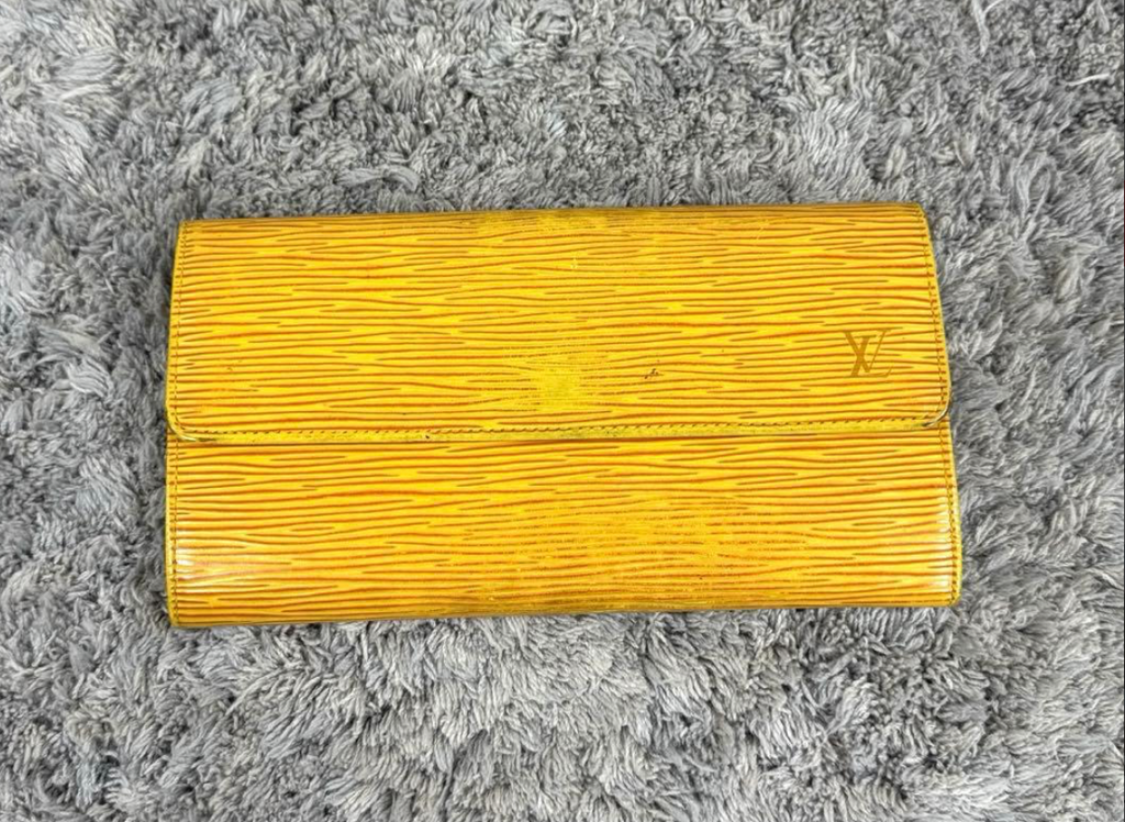 Portefeuille Louis Vuitton Épi Jaune Pochette Porte-Monnaie Crédit