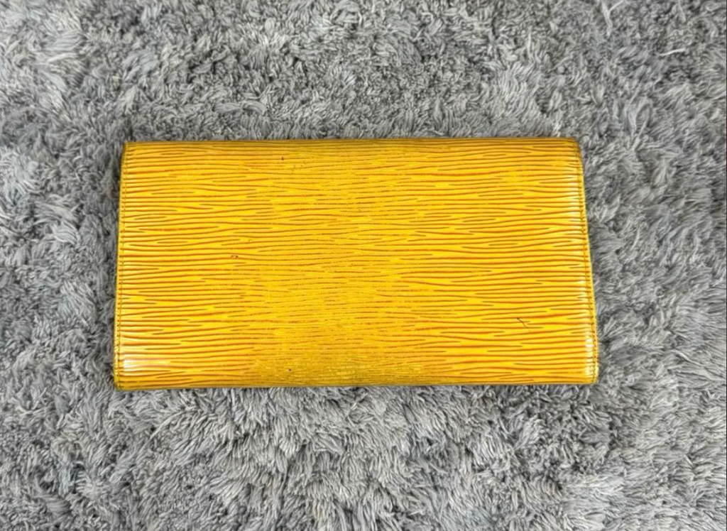 Portefeuille Louis Vuitton Épi Jaune Pochette Porte-Monnaie Crédit