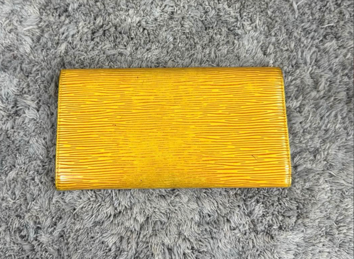 Portefeuille Louis Vuitton Épi Jaune Pochette Porte-Monnaie Crédit