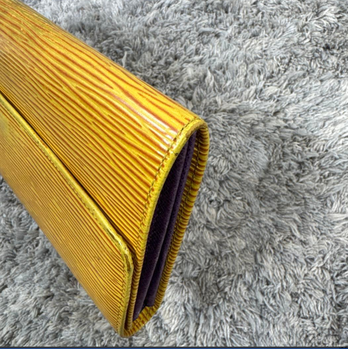 Portefeuille Louis Vuitton Épi Jaune Pochette Porte-Monnaie Crédit