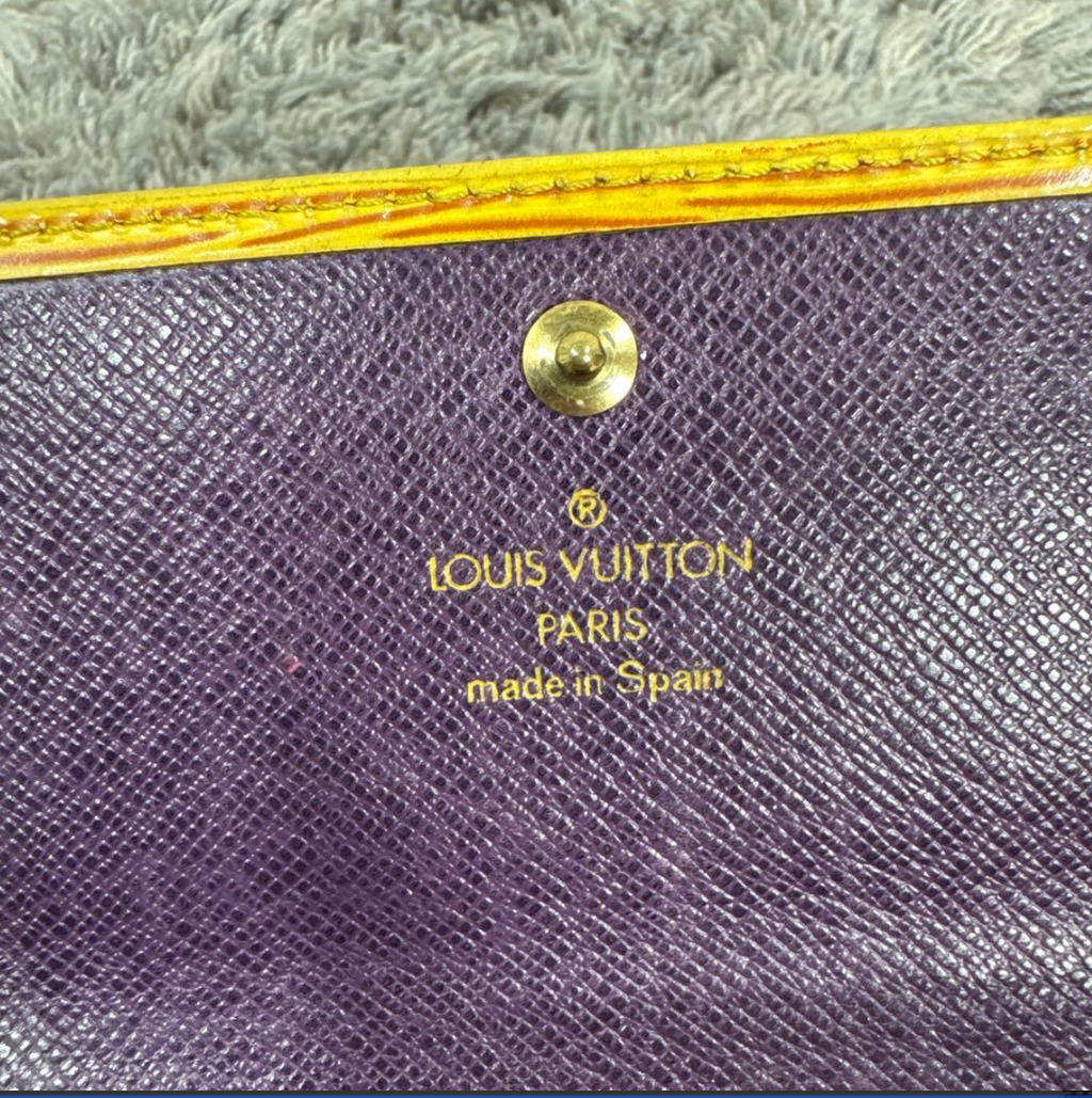 Portefeuille Louis Vuitton Épi Jaune Pochette Porte-Monnaie Crédit