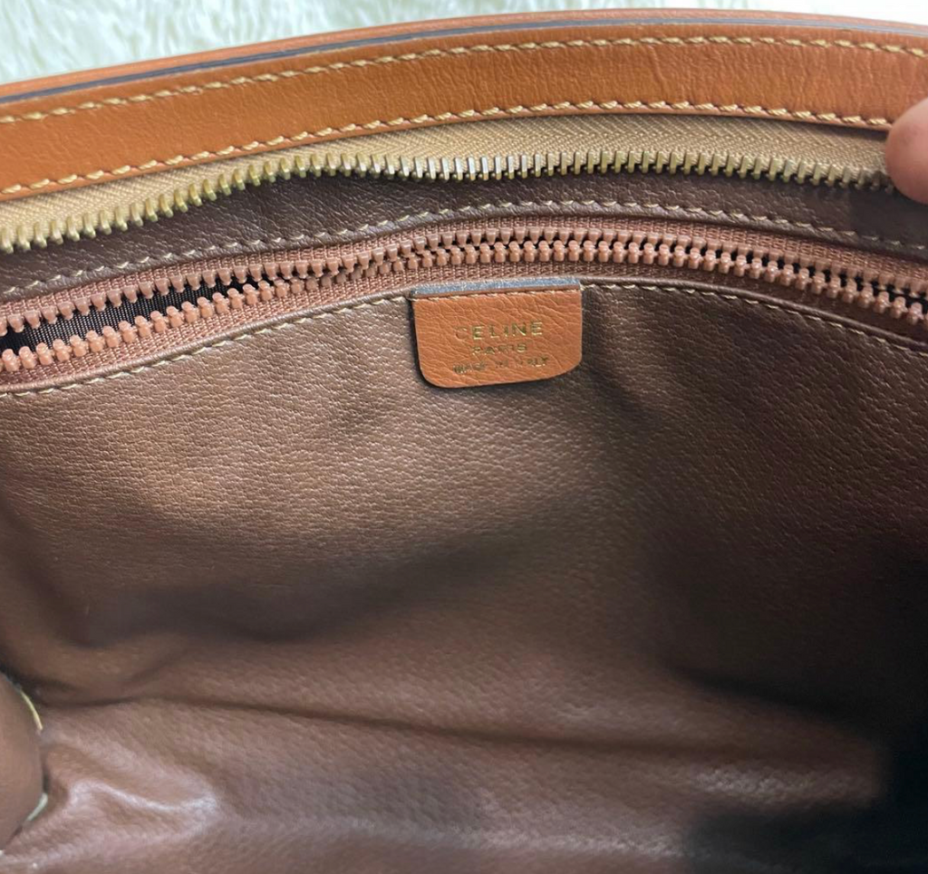 CELINE – Clutch / Pochette Triomphe Cuir Vintage