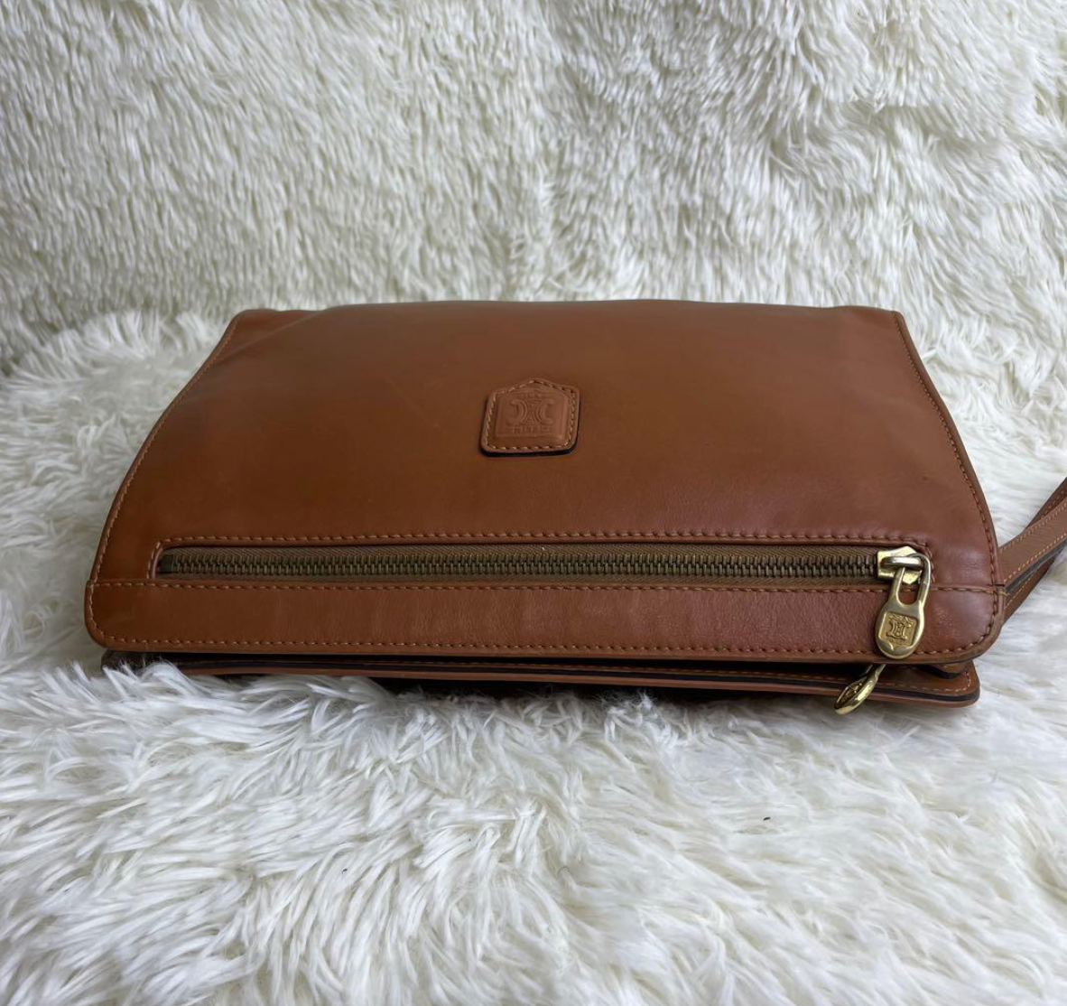 CELINE – Clutch / Pochette Triomphe Cuir Vintage