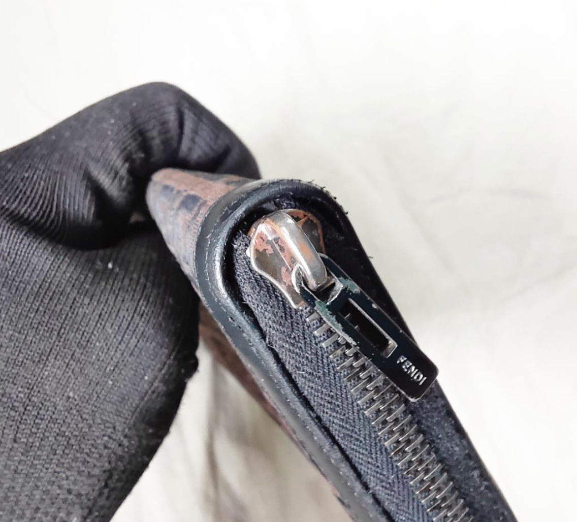FENDI – Portefeuille Long Zippé FF (Zucca) Vintage