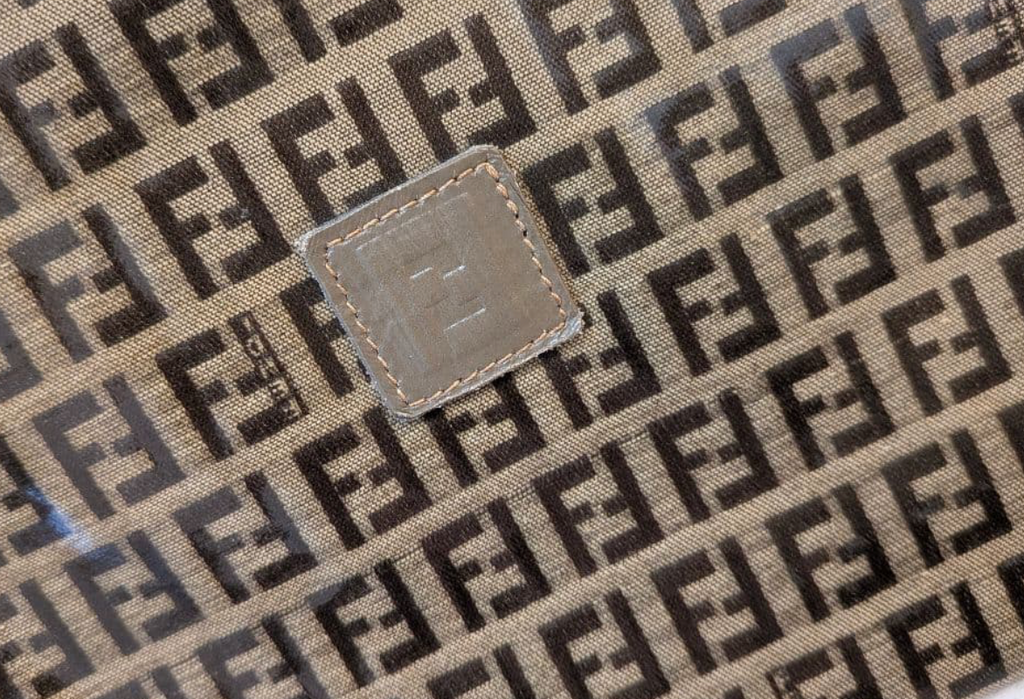 FENDI – Pochette Clutch Zuccino Vintage (Brown)