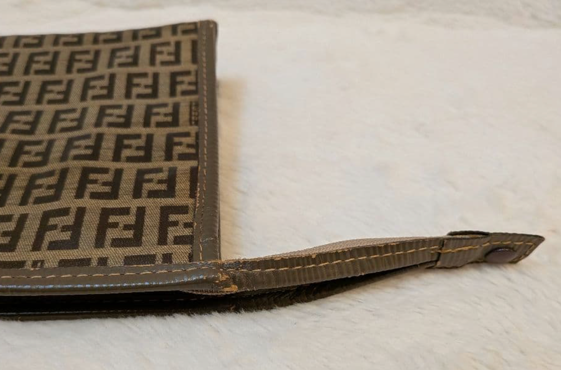 FENDI – Pochette Clutch Zuccino Vintage (Brown)