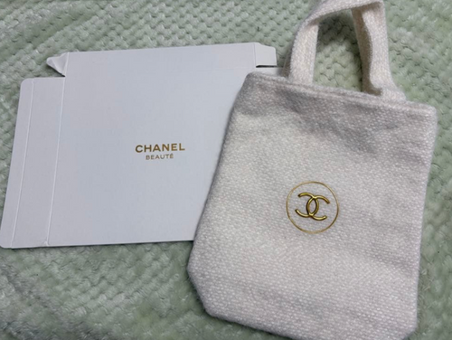 CHANEL – Tote Bag Holiday 2024 (Édition Spéciale)