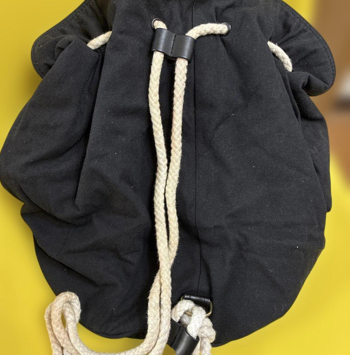 CHANEL – Sac Piscine Drawstring Canvas Noir