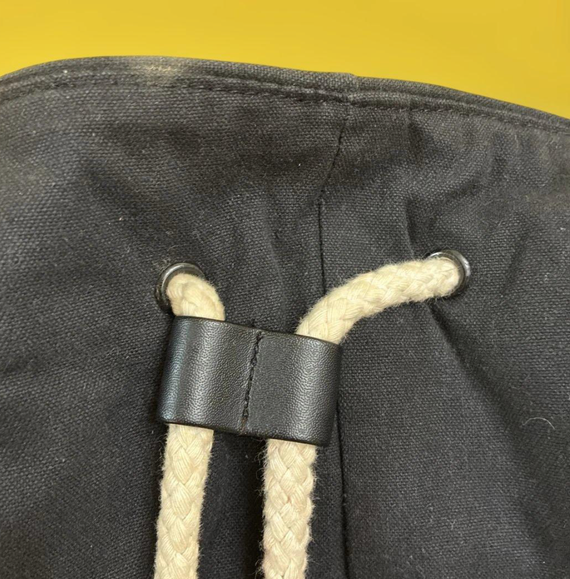 CHANEL – Sac Piscine Drawstring Canvas Noir