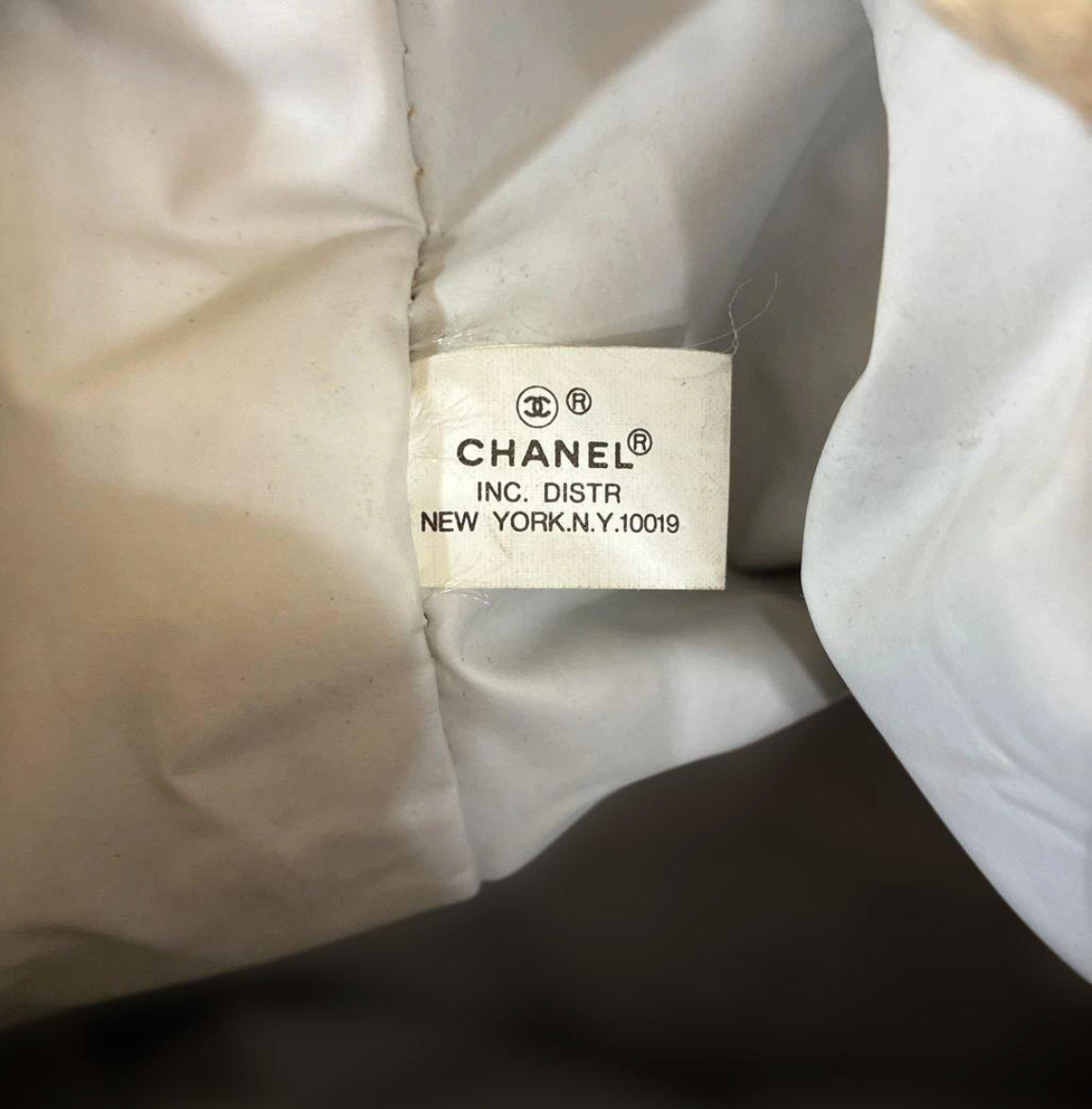 CHANEL – Sac Piscine Drawstring Canvas Noir