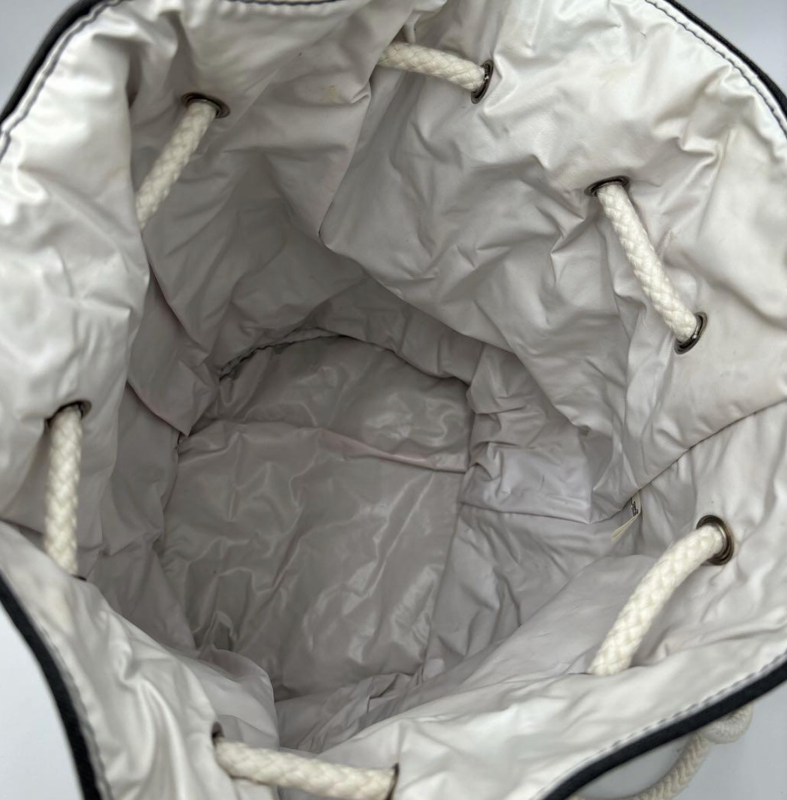 CHANEL – Sac Piscine Drawstring Canvas Noir