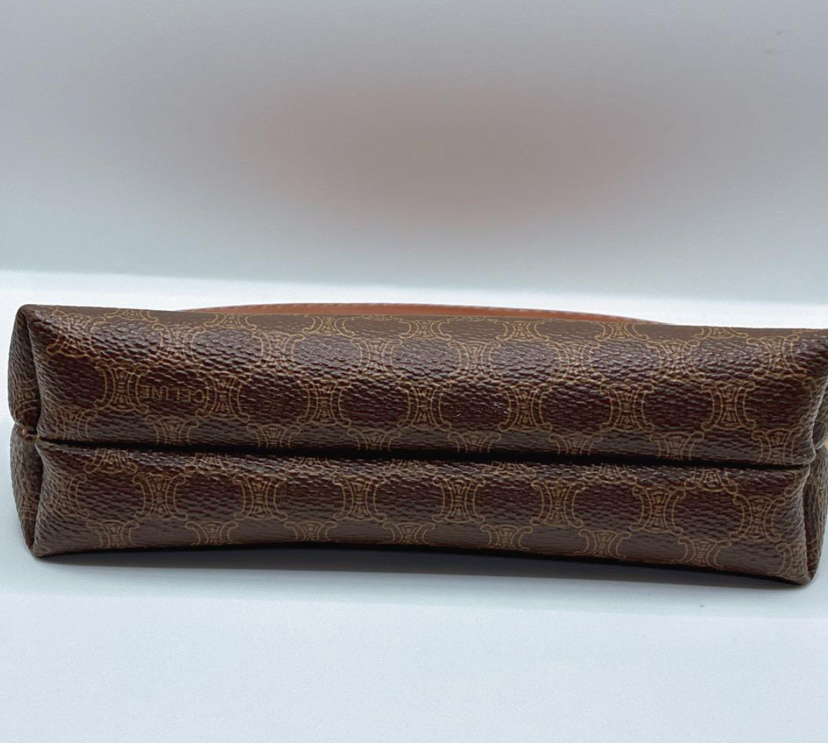 CELINE – Pochette Macadam Vintage (Brown)