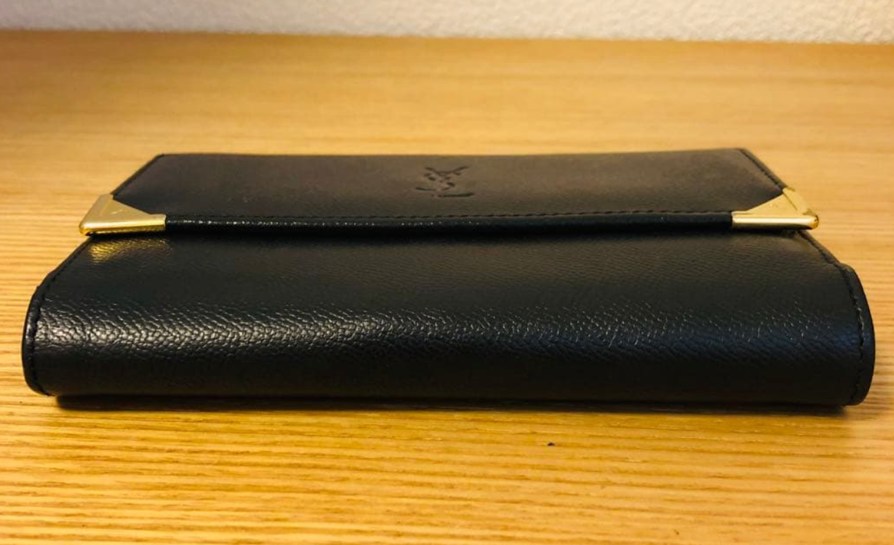 YVES SAINT LAURENT – Portefeuille 3 Volets Cuir Noir