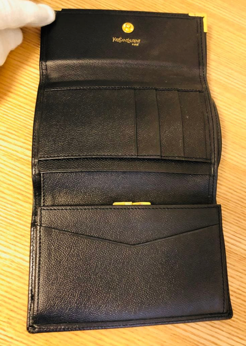 YVES SAINT LAURENT – Portefeuille 3 Volets Cuir Noir