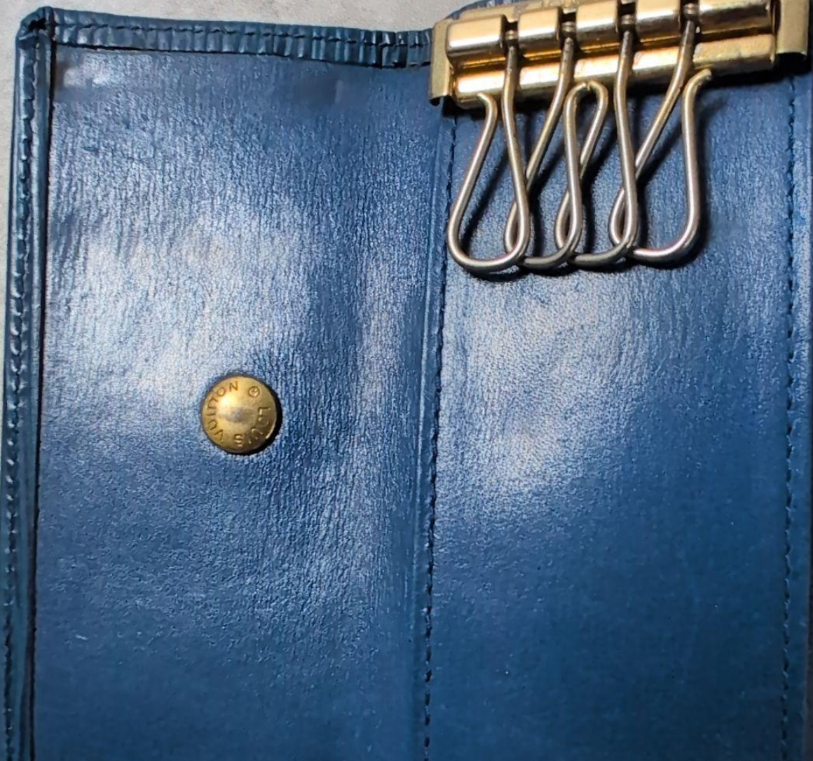 Porte-clés Louis Vuitton Multiclés 4 en cuir Épi bleu (Toledo Blue)