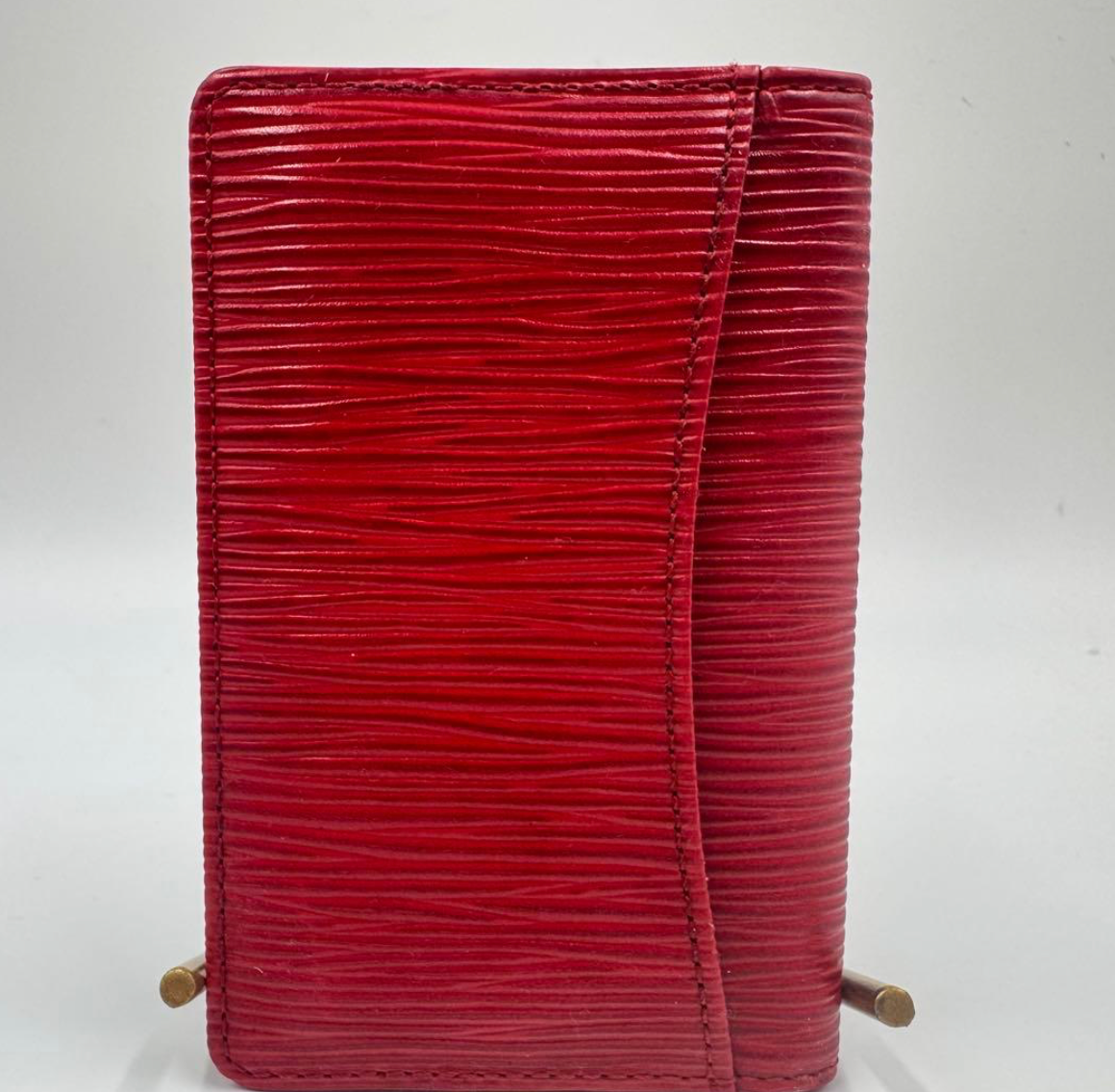 Louis Vuitton Porte-cartes Épi Rouge M56577 – Cuir – Format Vertical – Bon État