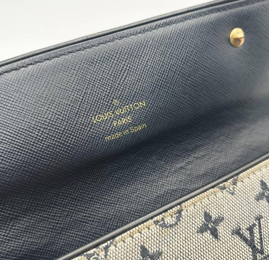 Louis Vuitton Portefeuille Long Bleu Marine – Cuir – Format Classique
