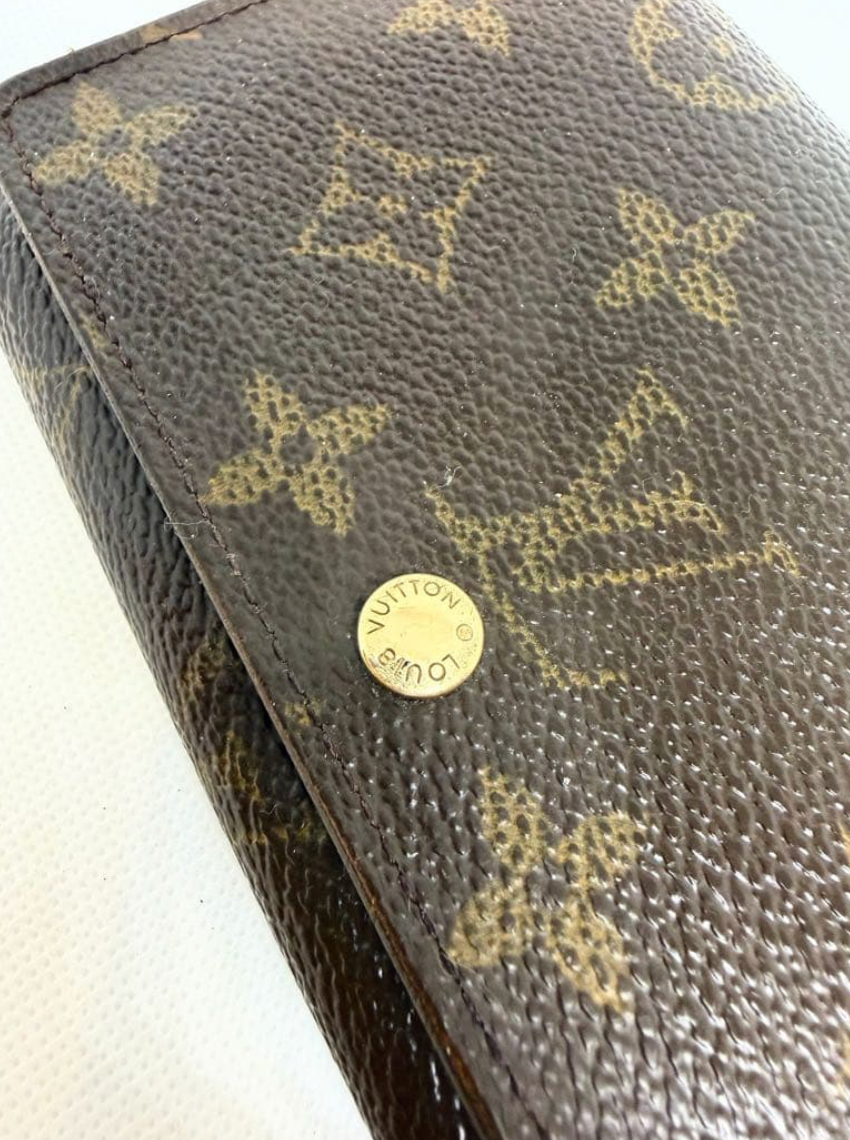 Louis Vuitton Portefeuille Trésor Monogram M61730 – Marron – Avec Dustbag – Bon État