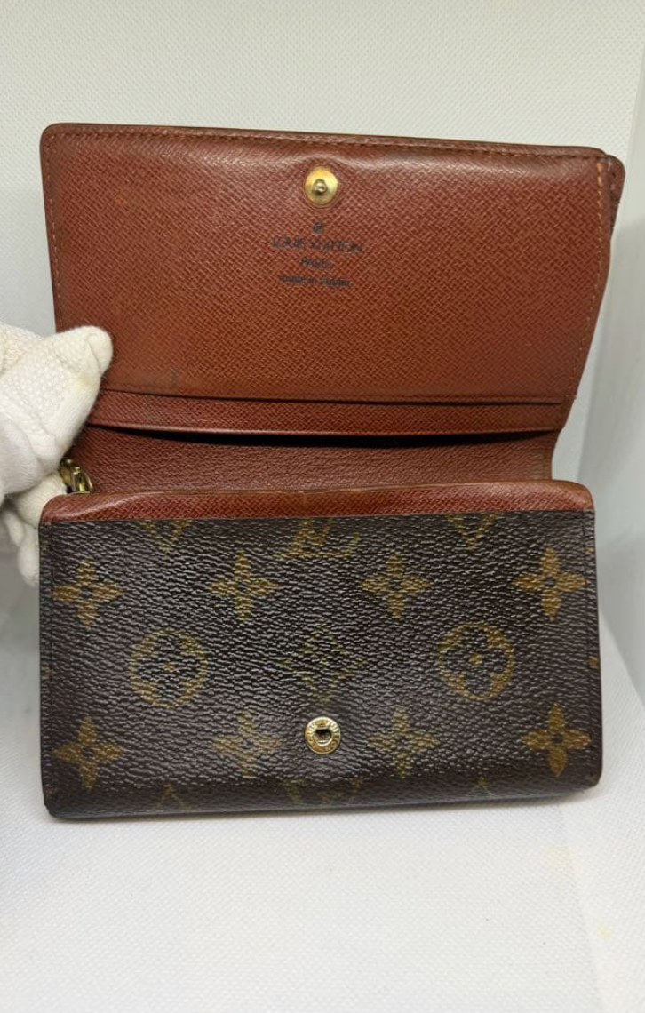 Louis Vuitton Portefeuille Trésor Monogram M61730 – Marron – Avec Dustbag – Bon État