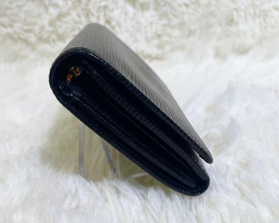 Louis Vuitton Portefeuille Épi Noir M63972 – Cuir – Format Long – Bon État