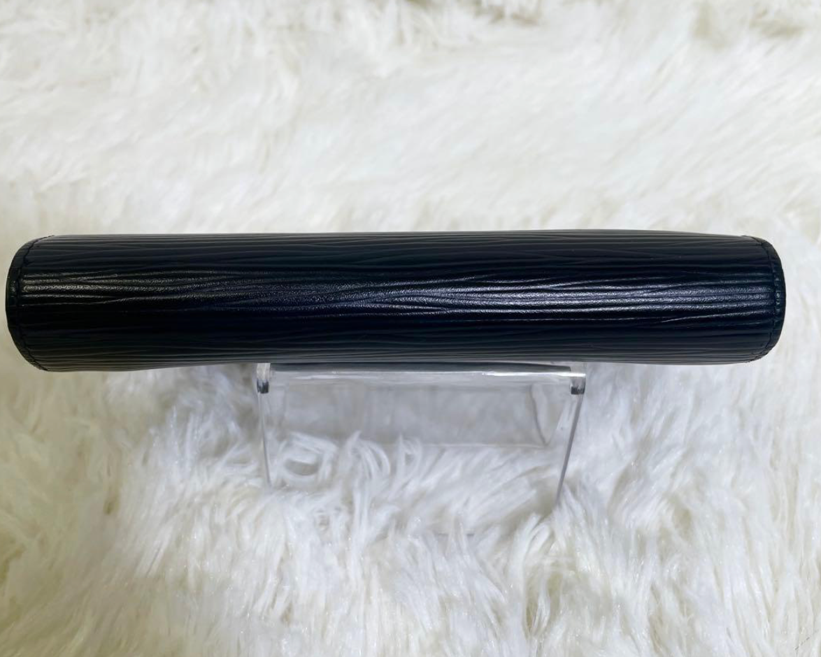 Louis Vuitton Portefeuille Épi Noir M63972 – Cuir – Format Long – Bon État