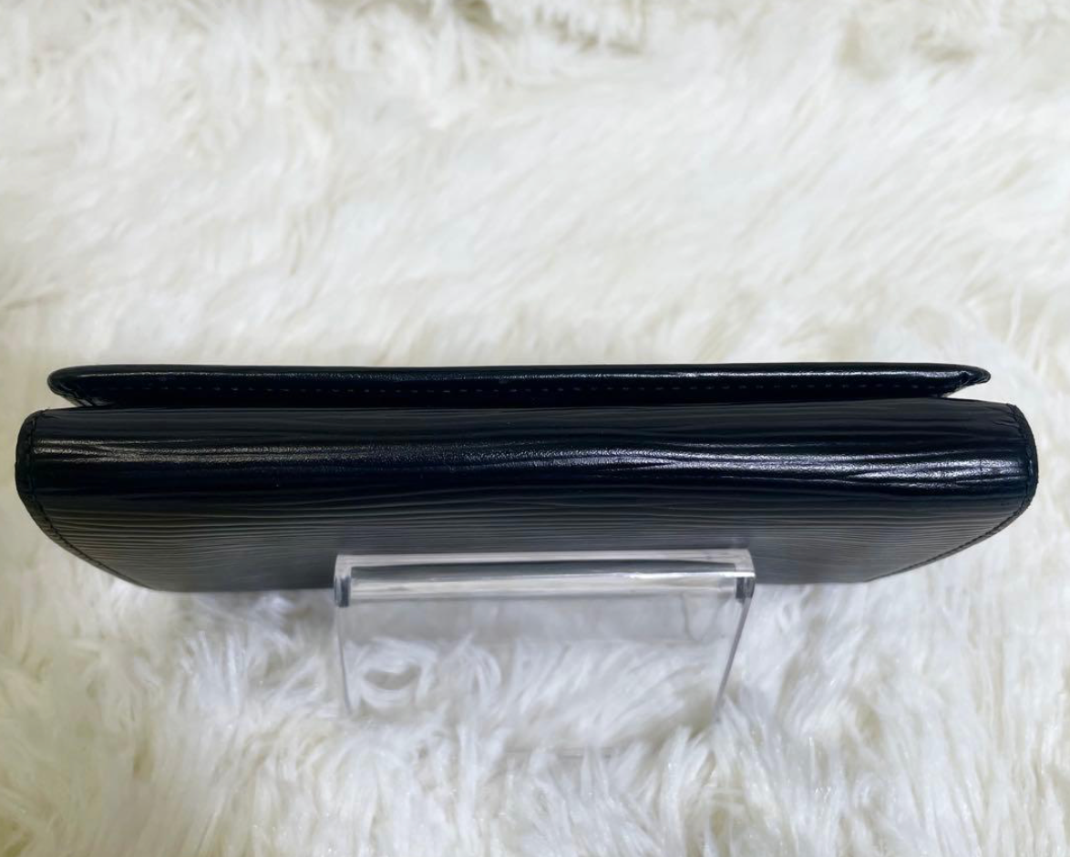 Louis Vuitton Portefeuille Épi Noir M63972 – Cuir – Format Long – Bon État