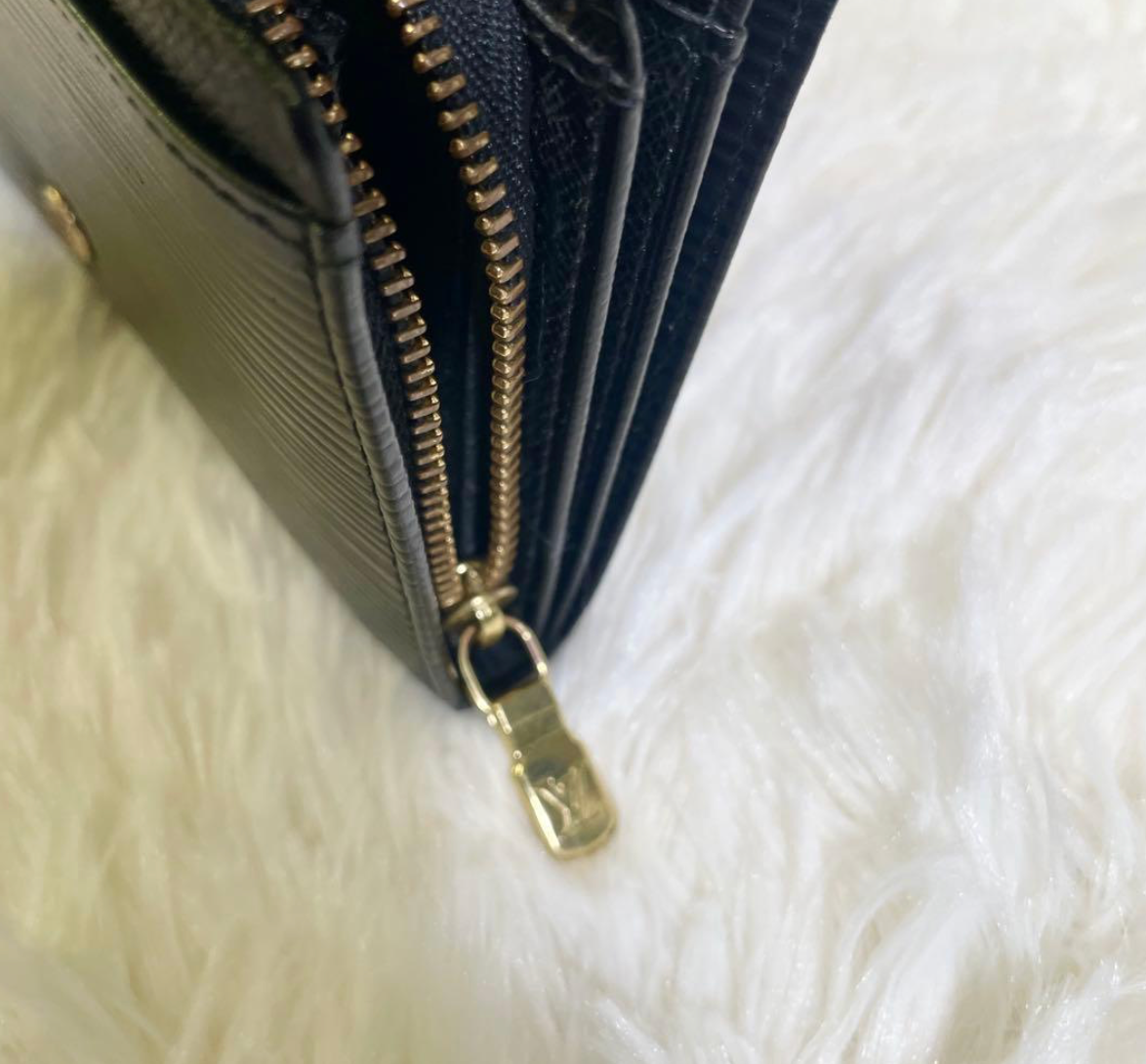 Louis Vuitton Portefeuille Épi Noir M63972 – Cuir – Format Long – Bon État