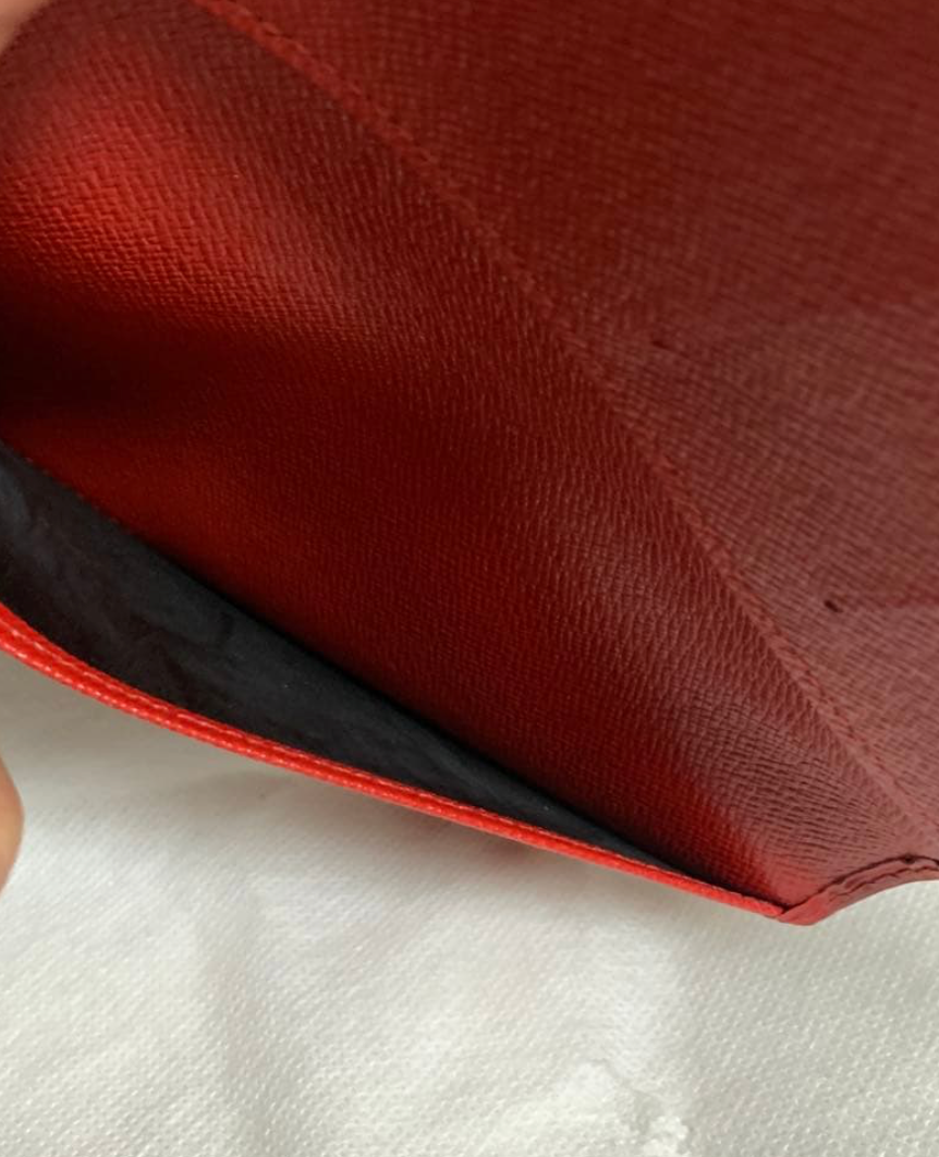 Louis Vuitton Portefeuille Épi Rouge – Cuir – Format Long – Très Bon État