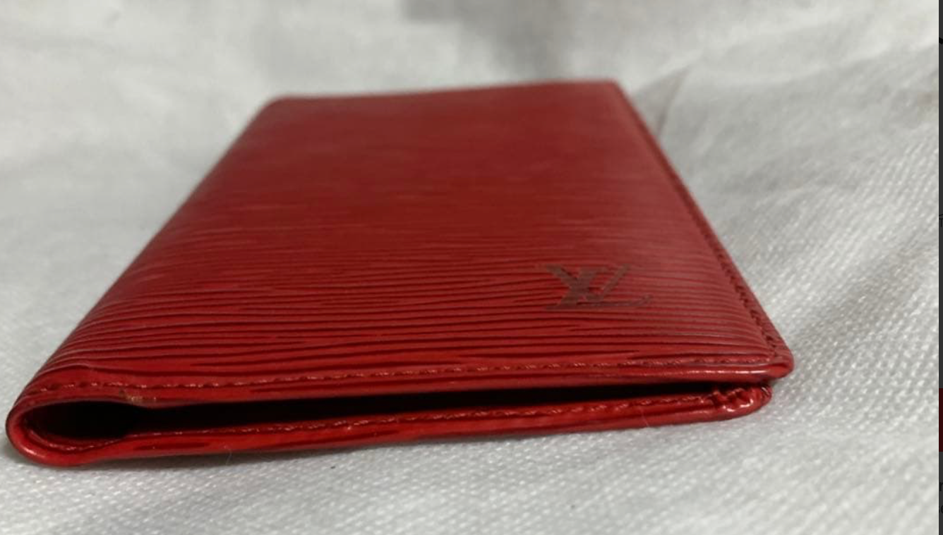 Louis Vuitton Portefeuille Épi Rouge – Cuir – Format Long – Très Bon État
