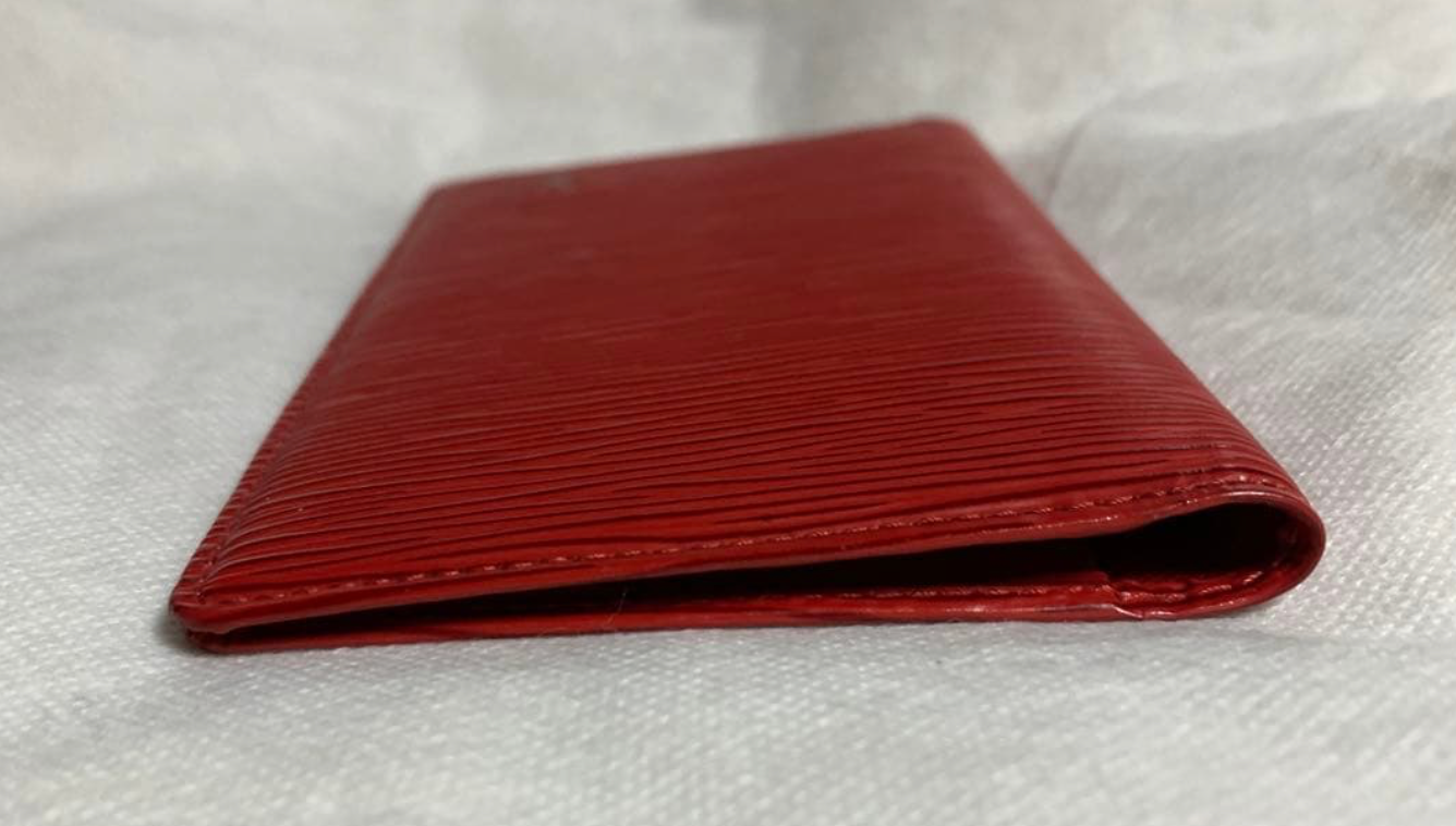 Louis Vuitton Portefeuille Épi Rouge – Cuir – Format Long – Très Bon État