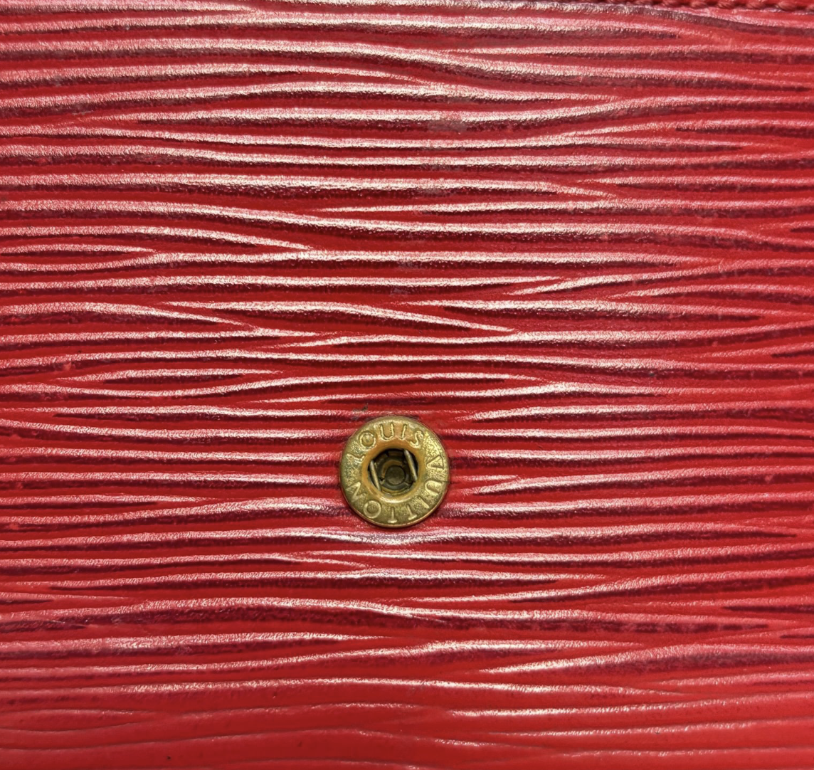 Louis Vuitton Portefeuille Compact – Rouge – Format Court – Bon État