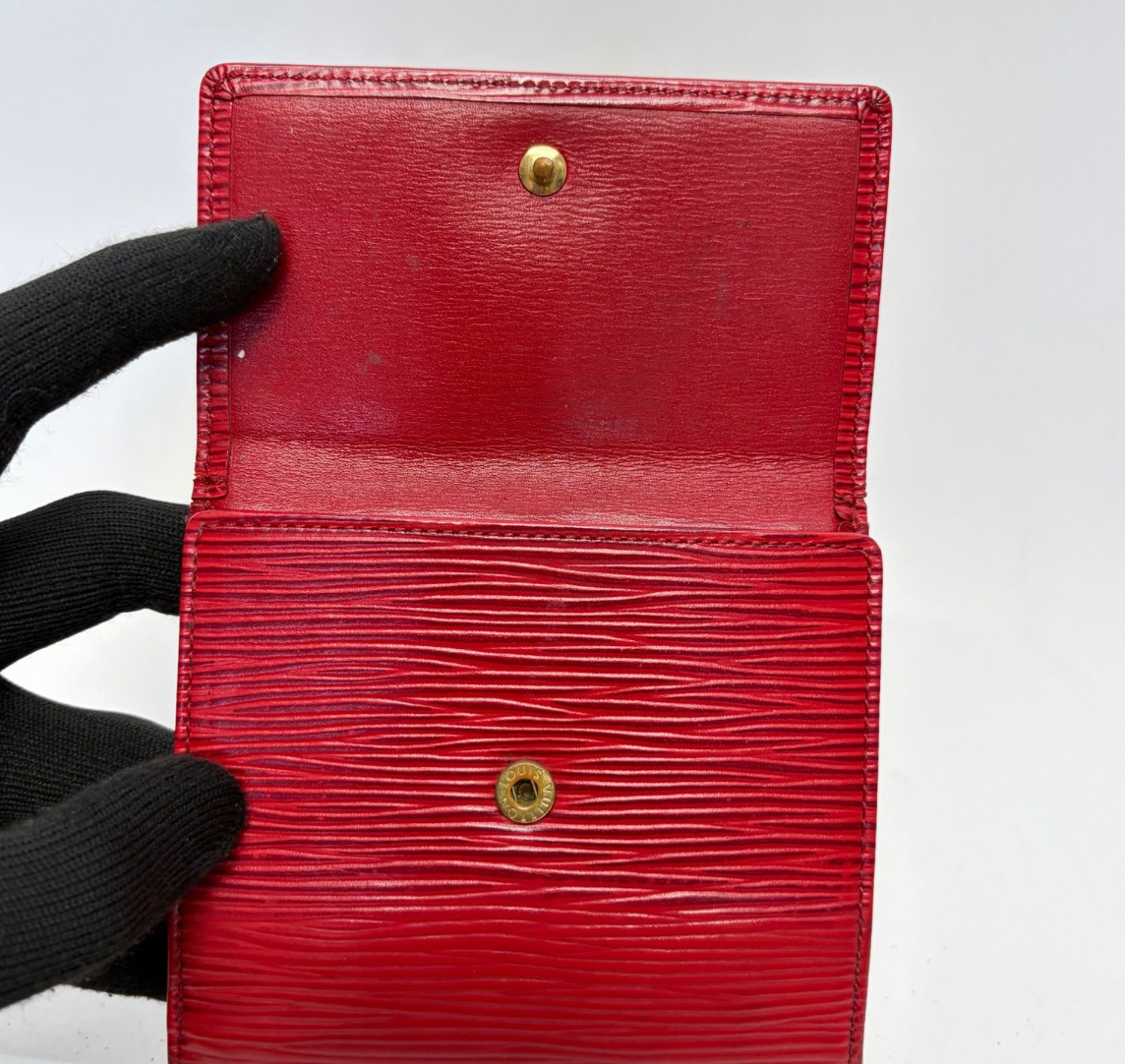 Louis Vuitton Portefeuille Compact – Rouge – Format Court – Bon État