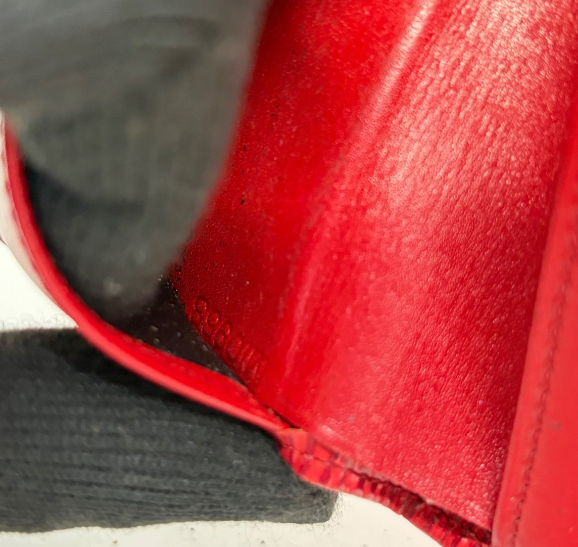 Louis Vuitton Portefeuille Compact – Rouge – Format Court – Bon État