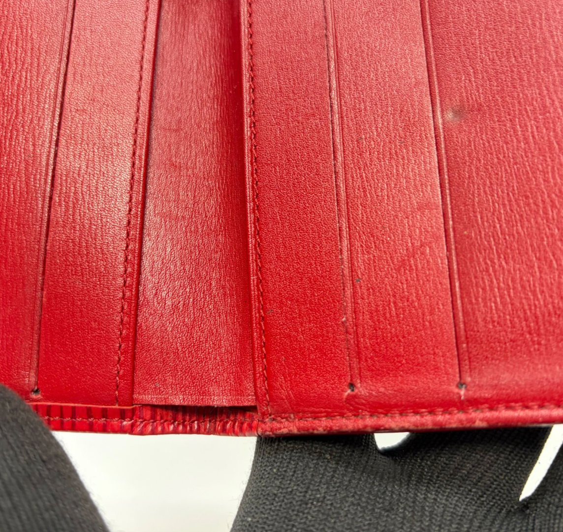 Louis Vuitton Portefeuille Compact – Rouge – Format Court – Bon État