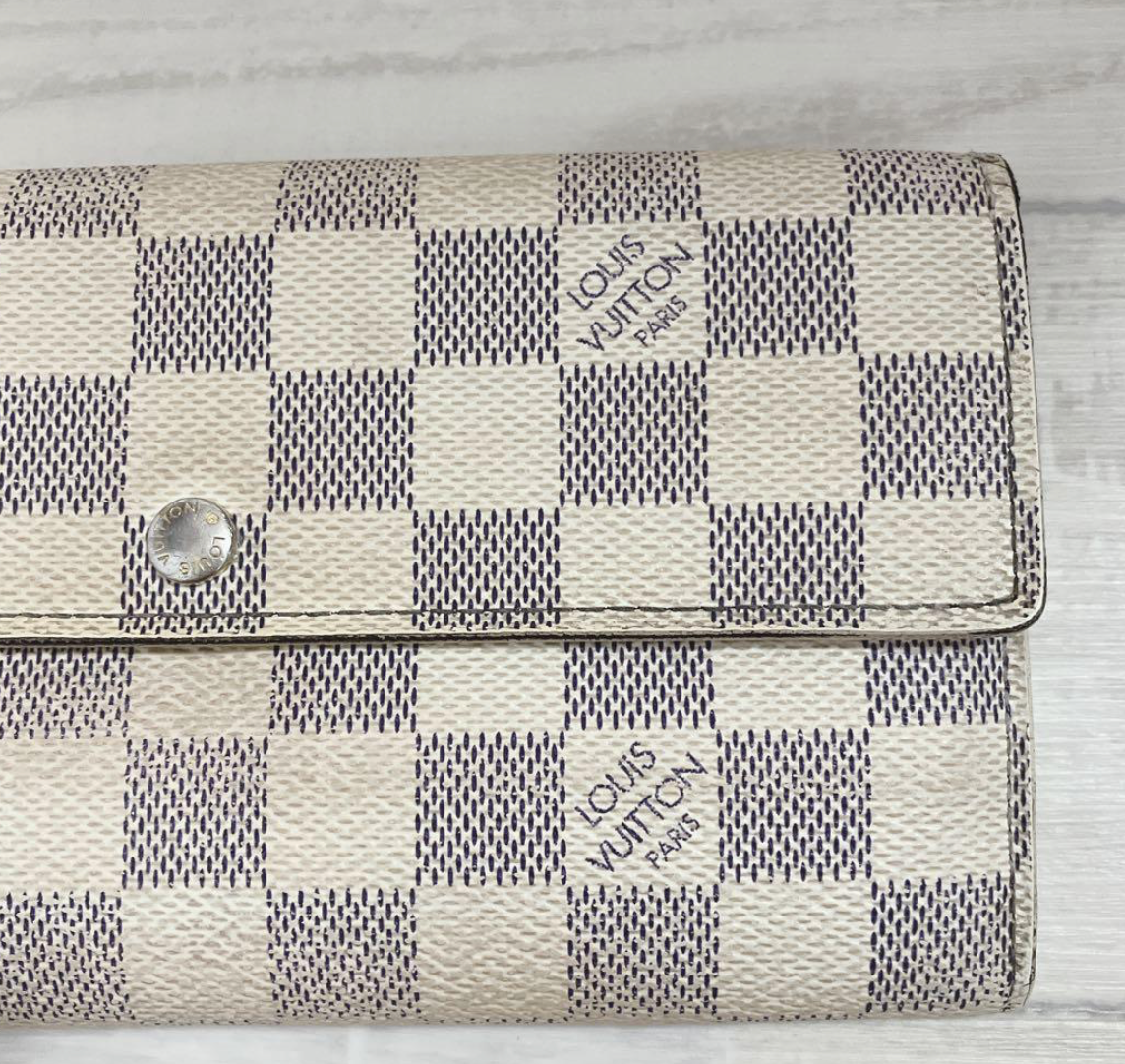 Louis Vuitton Portefeuille Sarah Damier Azur – Blanc – Portefeuille Long – Bon État