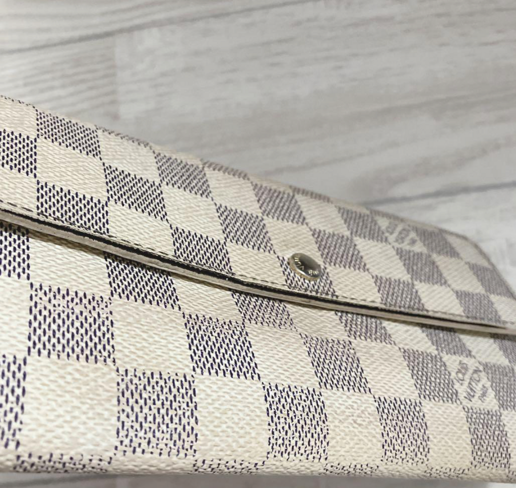 Louis Vuitton Portefeuille Sarah Damier Azur – Blanc – Portefeuille Long – Bon État