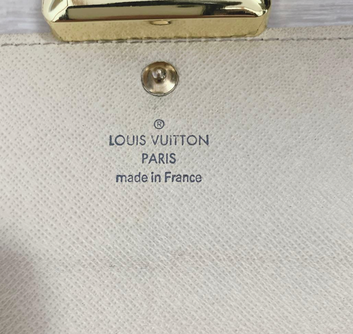 Louis Vuitton Portefeuille Sarah Damier Azur – Blanc – Portefeuille Long – Bon État
