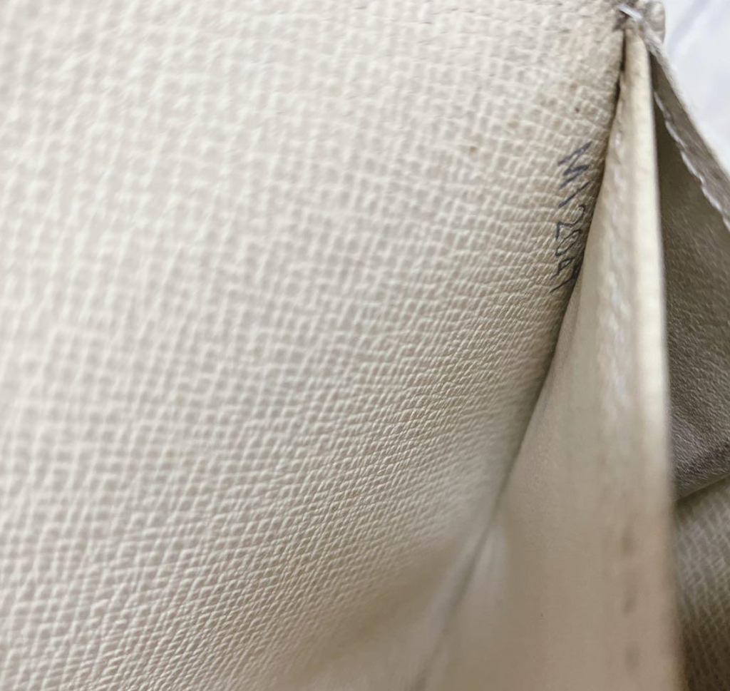 Louis Vuitton Portefeuille Sarah Damier Azur – Blanc – Portefeuille Long – Bon État