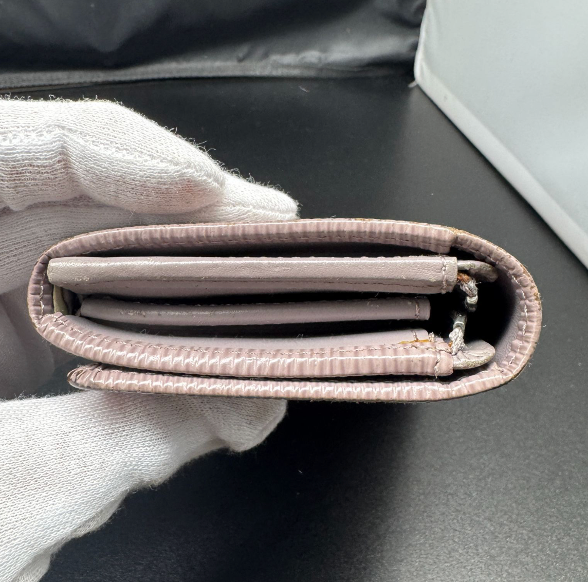 Louis Vuitton Portefeuille Épi – Compact – Cuir –