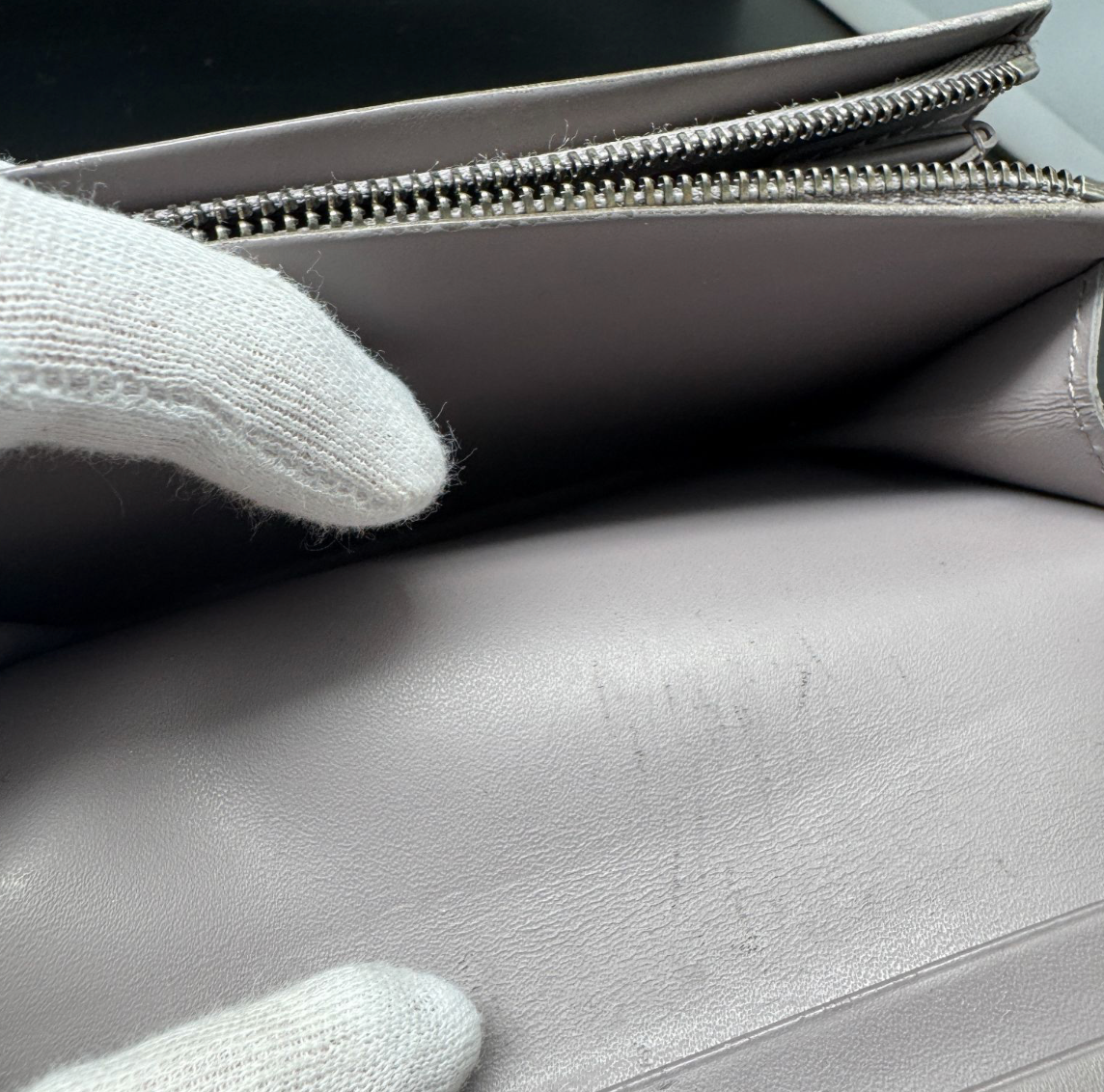 Louis Vuitton Portefeuille Épi – Compact – Cuir –